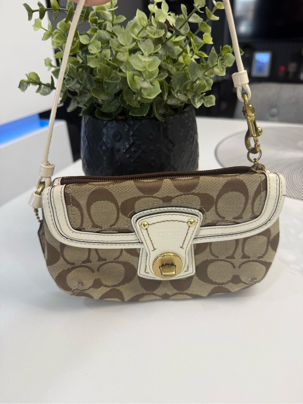 Vintage Coach Khaki Signature turnlock wristlet Bag Chalk Trim and hangtag EUC